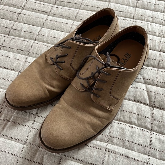 Rye Men’s (11) Dress Shoes